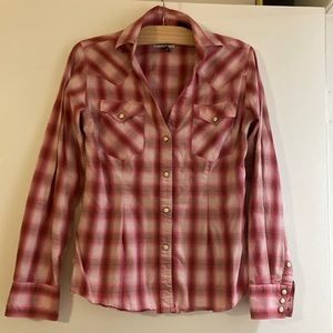 Brooks & Dunn pink cowgirl snap button down shirt (s)